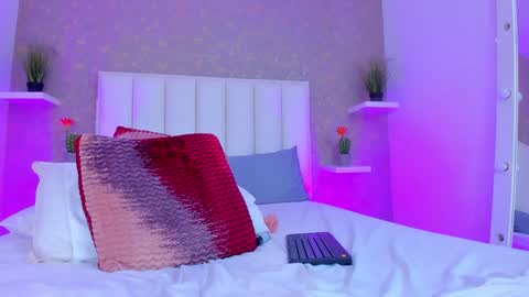 susanahenao online show from 02-05-25, 01:37