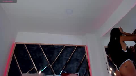 susanahenao online show from 10-03-25, 07:33