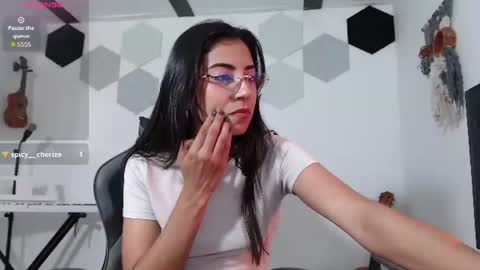 Susana hendrix    online show from 06-25-26, 06:23