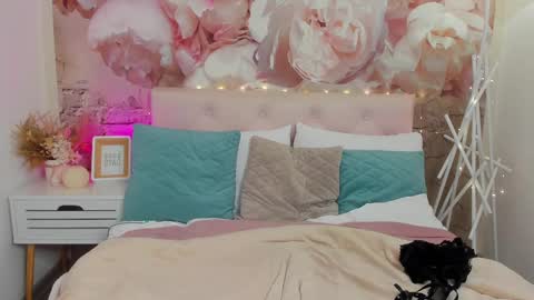 Susan online show from 02-17-25, 04:26