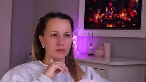 SusanJewel online show from 11-25-25, 07:52