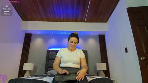 Susan  Everyday From 0530 to 1430 Col Time online show from 03-26-26, 10:43