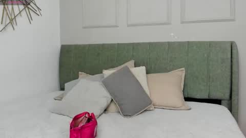 Amelia  online show from 02-25-26, 12:26