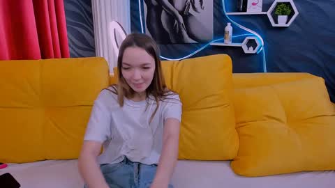 Snapshot of susannjohnson chatting on 01-27-25, 01:09 susannjohnson online show from 01-27-25, 01:09