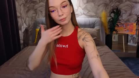 Snapshot of susannjohnson chatting on 09-15-25, 12:21 susannjohnson online show from 09-15-25, 12:21