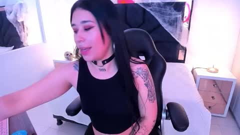 susanvilla online show from 10-20-25, 07:36