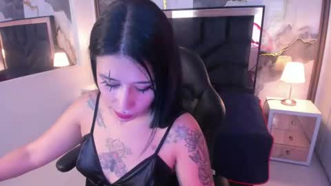 susanvilla online show from 06-16-26, 08:11