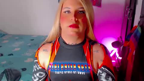 Snapshot of susej_exotic69 chatting on 02-08-25, 04:14 ale online show from 02-08-25, 04:14