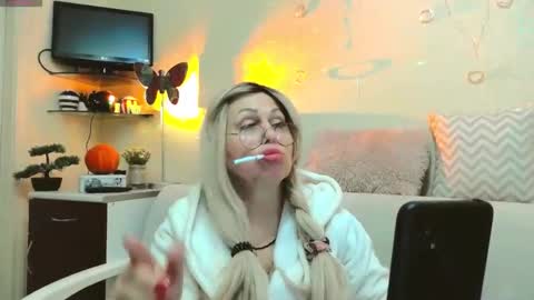 Snapshot of susienoreen chatting on 11-03-25, 04:36 SusieNoreen online show from 11-03-25, 04:36