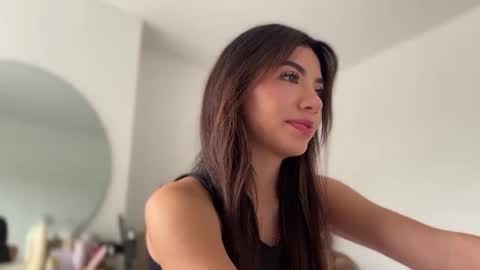 Snapshot of sussanf_ chatting on 09-20-25, 08:32 Susy online show from 09-20-25, 08:32