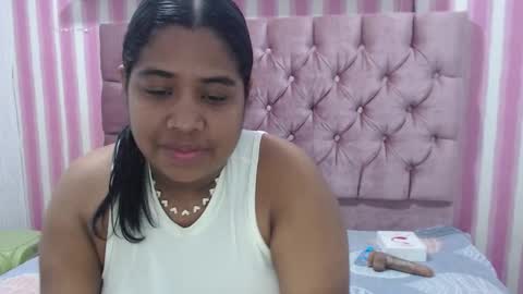 Snapshot of sussann_gomez chatting on 02-26-26, 12:59 sussann online show from 02-26-26, 12:59