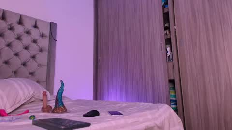 Snapshot of sussidream chatting on 04-21-26, 01:42 Andrea online show from 04-21-26, 01:42