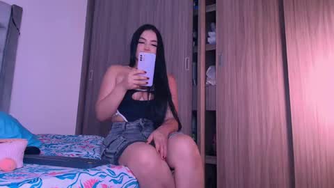 Snapshot of sussidream chatting on 05-02-26, 12:48 Andrea online show from 05-02-26, 12:48