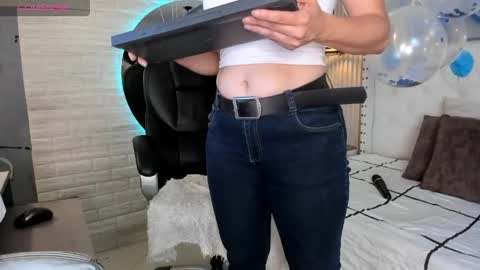   online show from 06-04-26, 02:23