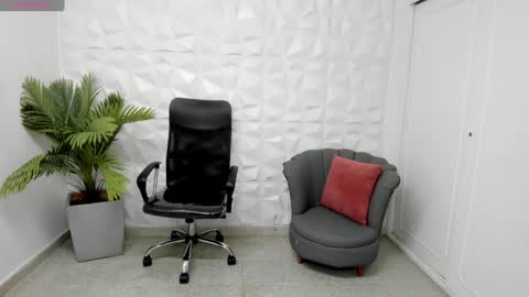 Susy online show from 12-24-24, 12:00
