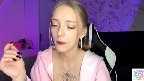 Jessica online show from 11-21-25, 05:11