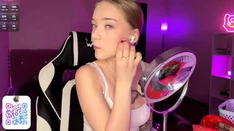 Snapshot of susyschuerholz chatting on 02-16-26, 08:16 Jessica online show from 02-16-26, 08:16