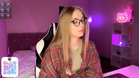 Snapshot of susyschuerholz chatting on 02-18-26, 07:21 Jessica online show from 02-18-26, 07:21