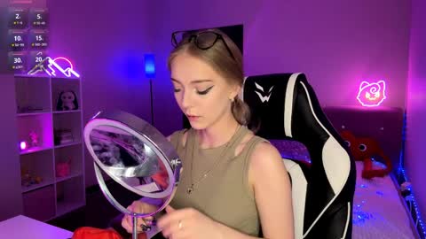 Snapshot of susyschuerholz chatting on 03-25-26, 01:28 Jessica online show from 03-25-26, 01:28