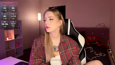 Snapshot of susyschuerholz chatting on 04-01-26, 01:34 Jessica online show from 04-01-26, 01:34