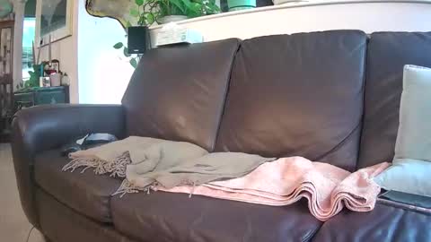 Snapshot of suv1 chatting on 09-29-25, 11:53 Otto online show from 09-29-25, 11:53