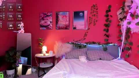 Snapshot of suzane_martin chatting on 03-23-26, 02:59 Hey Im Suzane online show from 03-23-26, 02:59