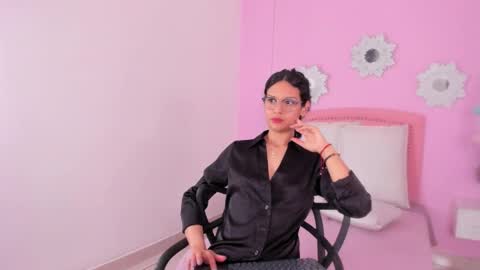 Suzanna online show from 02-06-26, 07:17