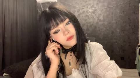 EmilySuonn online show from 04-21-26, 05:14