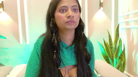 Snapshot of suzyfox chatting on 03-02-26, 11:11 Suzy online show from 03-02-26, 11:11