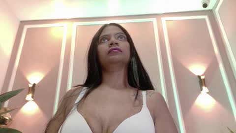 Snapshot of suzyfox chatting on 03-15-26, 08:04 Suzy online show from 03-15-26, 08:04