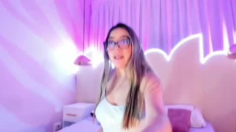 suzylee_ online show from 05-05-26, 03:25