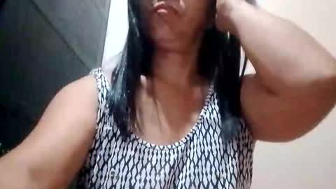 Snapshot of suzzie_hot chatting on 10-31-25, 03:02 suzzie_hot online show from 10-31-25, 03:02