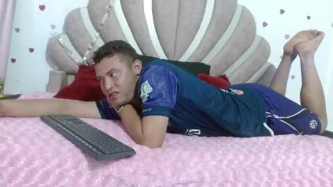 Snapshot of sven_fox723 chatting on 05-18-26, 01:39 Sven online show from 05-18-26, 01:39