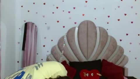Snapshot of sven_fox723 chatting on 05-19-26, 01:06 Sven online show from 05-19-26, 01:06