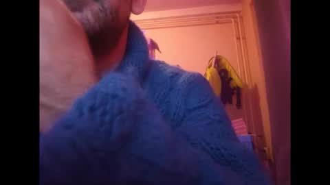 Snapshot of sweaterboy666 chatting on 10-16-25, 01:39 sweaterboy666 online show from 10-16-25, 01:39