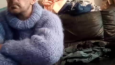 Snapshot of sweaterboy666 chatting on 11-20-25, 10:26 sweaterboy666 online show from 11-20-25, 10:26