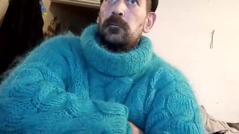 Snapshot of sweaterboy666 chatting on 01-14-26, 01:17 sweaterboy666 online show from 01-14-26, 01:17