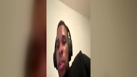 ILuvBoobiesFr online show from 06-18-26, 04:02