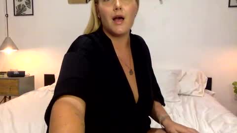 Snapshot of swedish_candii chatting on 12-31-24, 04:27 Swedish Candii online show from 12-31-24, 04:27