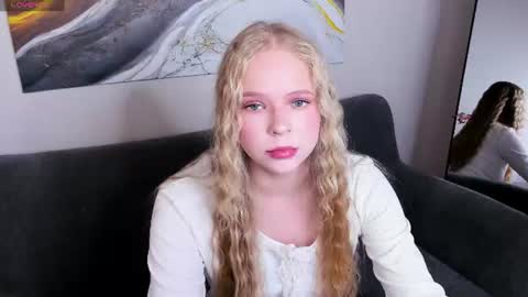 Snapshot of sweeeet_angell chatting on 07-22-26, 01:19 Sweeeet Angell online show from 07-22-26, 01:19