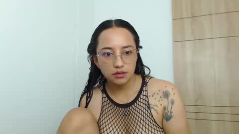 Laura online show from 01-04-25, 07:44