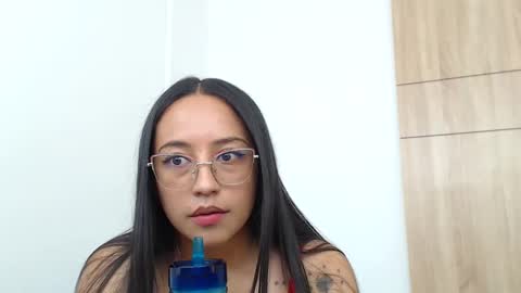 Laura online show from 02-14-25, 04:41