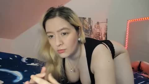 Snapshot of sweet4you1992 chatting on 05-16-26, 09:35 Anne Marie online show from 05-16-26, 09:35