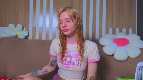 Snapshot of sweet_69billy chatting on 03-12-26, 02:07 Im Billy online show from 03-12-26, 02:07