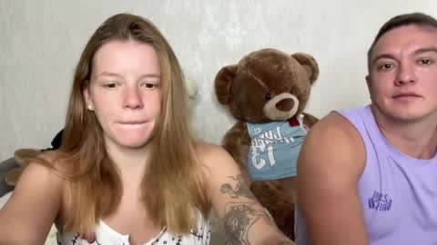 Mia and Robert online show from 09-29-25, 07:13