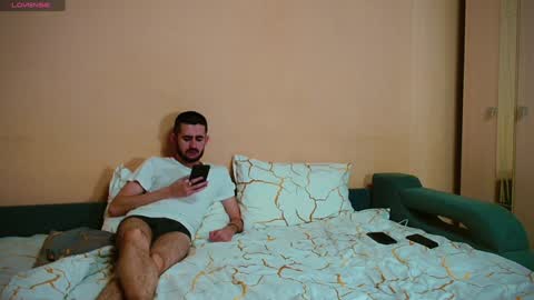 Snapshot of sweet__daddy8 chatting on 01-14-25, 01:47 BredEmiliya online show from 01-14-25, 01:47