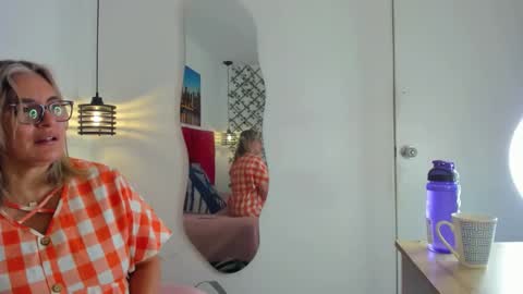 Snapshot of sweet__mature chatting on 09-20-25, 04:08 Carolina online show from 09-20-25, 04:08