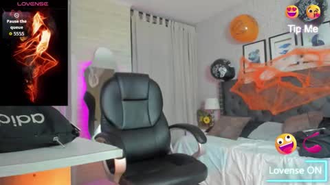 Snapshot of sweet__vanessa1 chatting on 10-25-25, 04:20 Vanessa online show from 10-25-25, 04:20