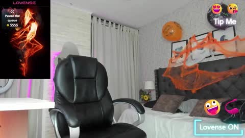 Snapshot of sweet__vanessa1 chatting on 10-26-25, 03:45 Vanessa online show from 10-26-25, 03:45