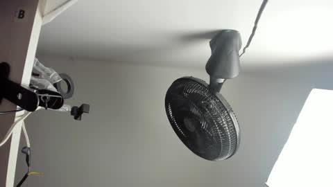 Snapshot of sweet__vanessa1 chatting on 10-27-25, 04:49 Vanessa online show from 10-27-25, 04:49